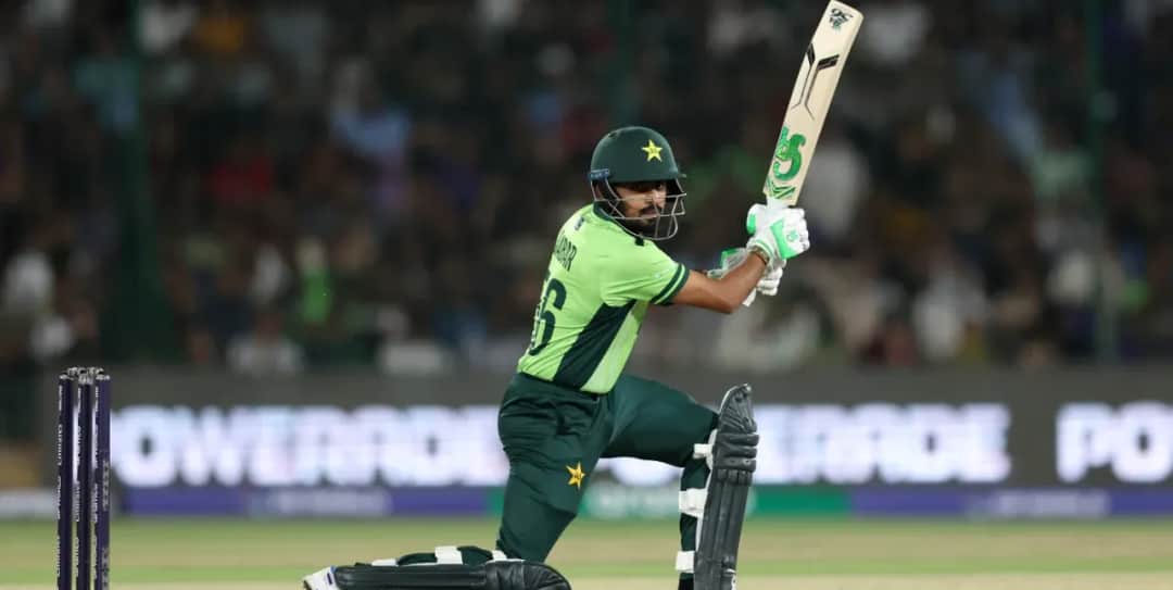 Mike Hesson Rubbishes Babar Azam Wicket-Keeping Reports